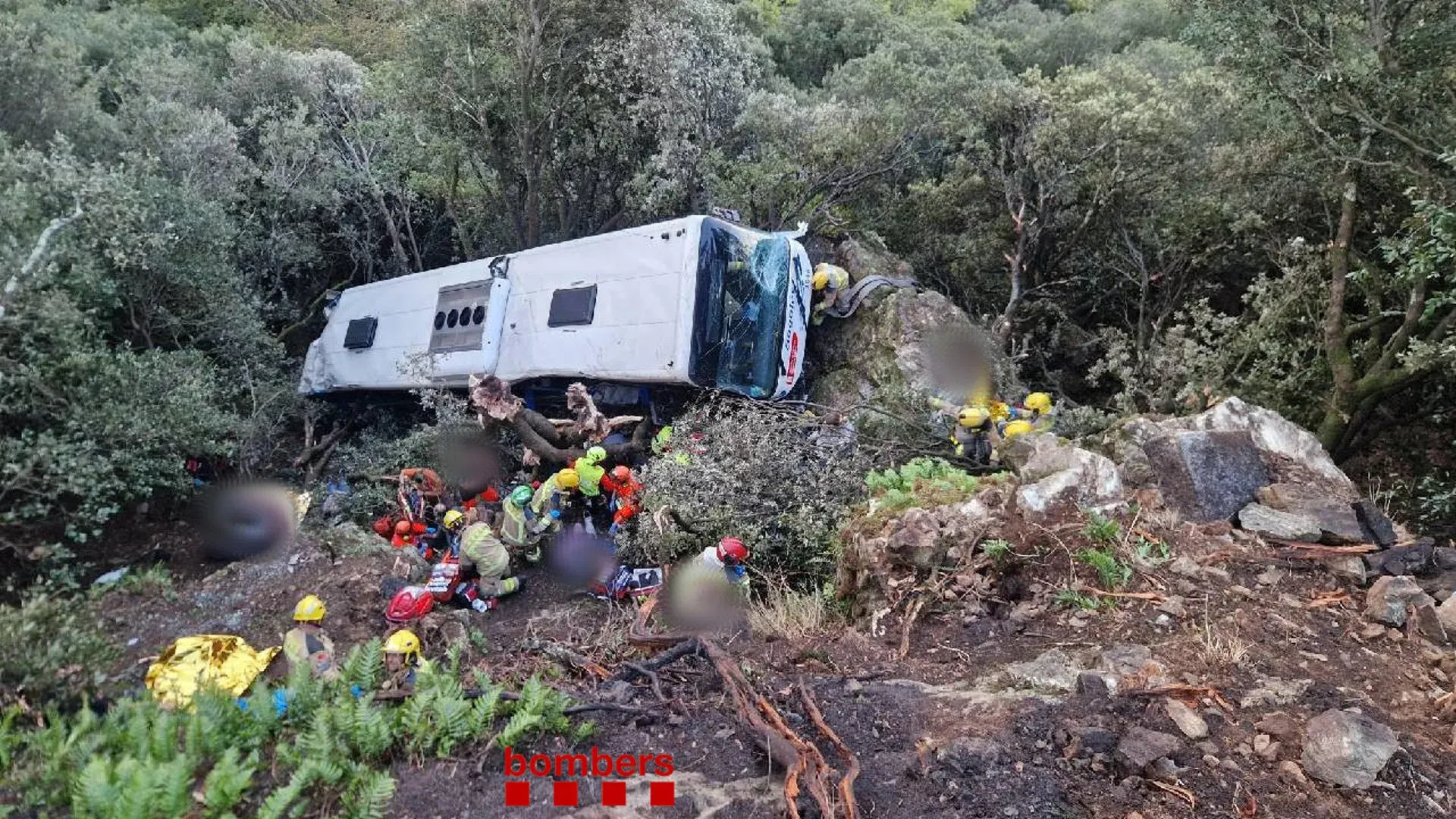 Un accidente de autobús en Fogars de Monclús deja al menos 83 personas heridas