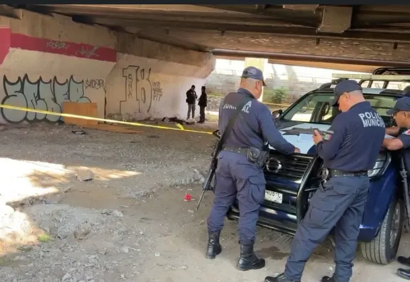 Hallan a una mujer sin vida debajo del puente Cuarto Centenario en Oaxaca