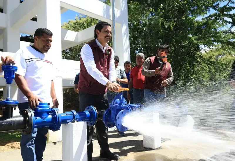 Equipan y ponen en operación pozo de agua potable en San Luis Beltrán, Oaxaca de Juárez