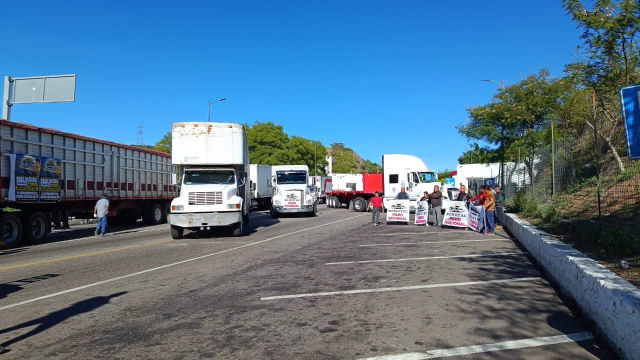 Transportistas inician paro nacional por inseguridad y demandas económicas